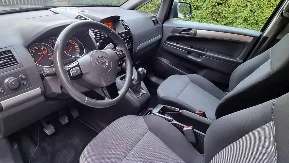OPEL Zafira -