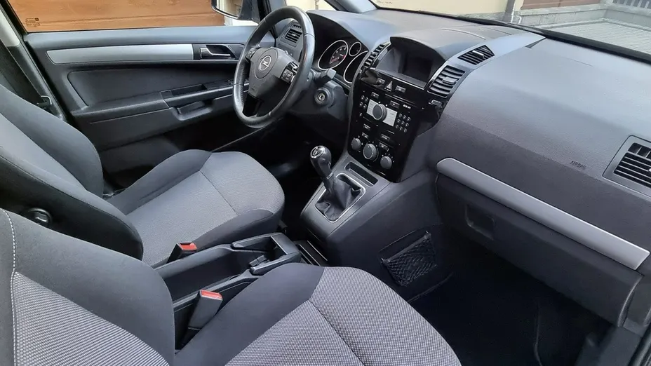 OPEL Zafira -