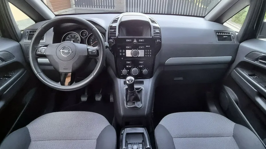 OPEL Zafira -