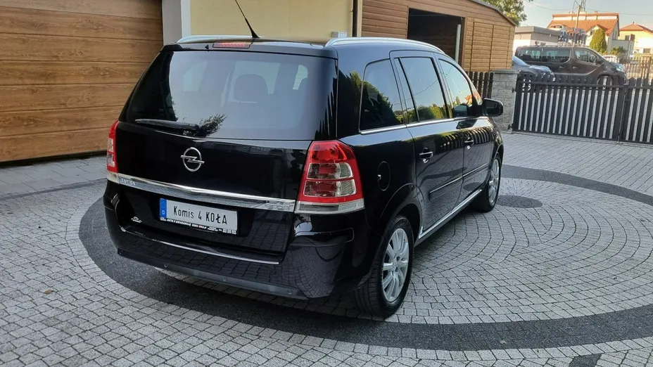 OPEL Zafira -