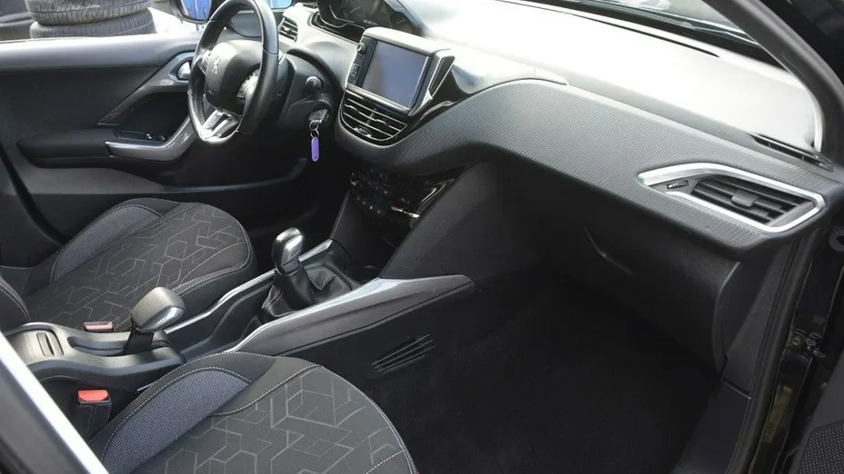 PEUGEOT 2008 -