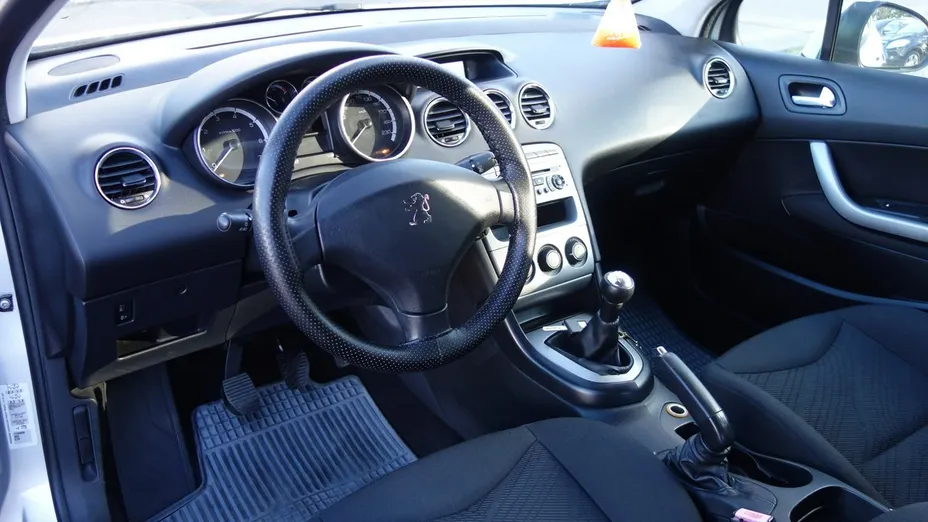 PEUGEOT 308 -