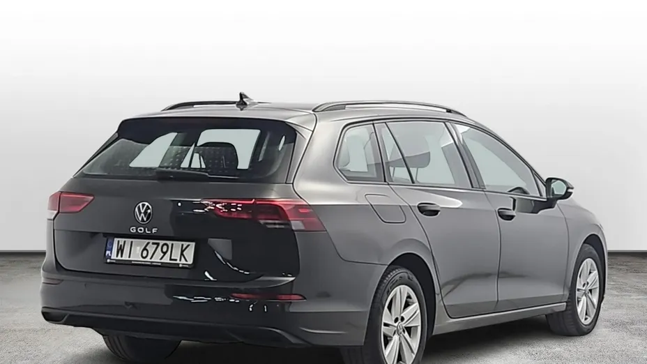 VOLKSWAGEN Golf -