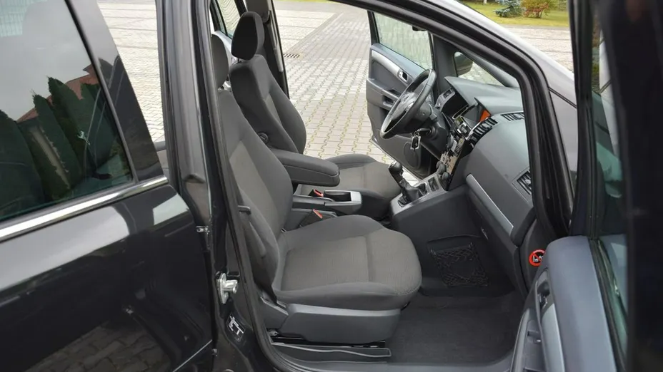 OPEL Zafira -