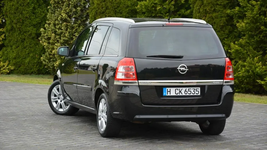 OPEL Zafira -