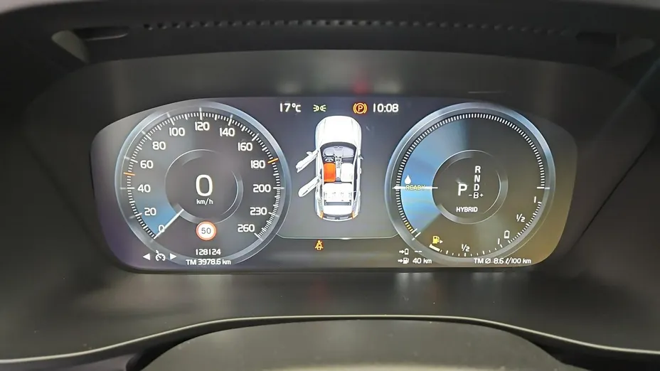 VOLVO XC40 -