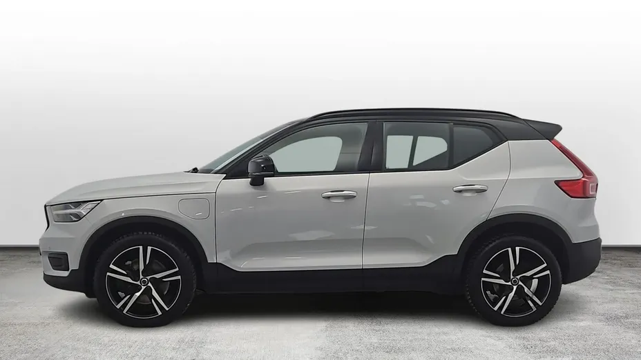 VOLVO XC40 -