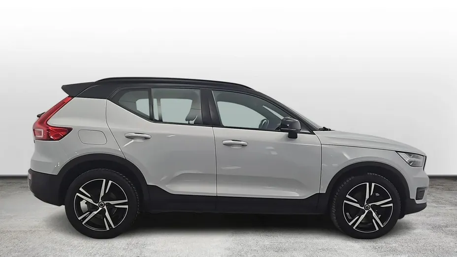 VOLVO XC40 -