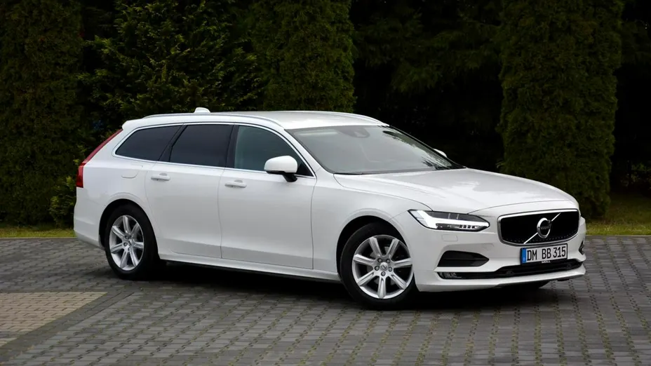 VOLVO V90 -