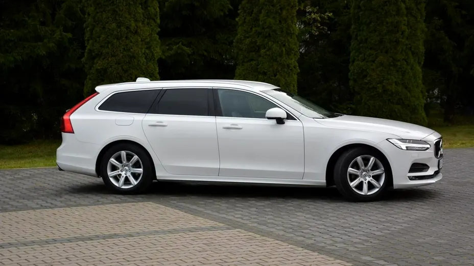 VOLVO V90 -