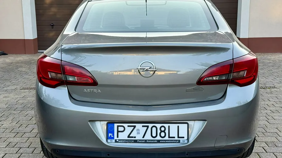 OPEL Astra -