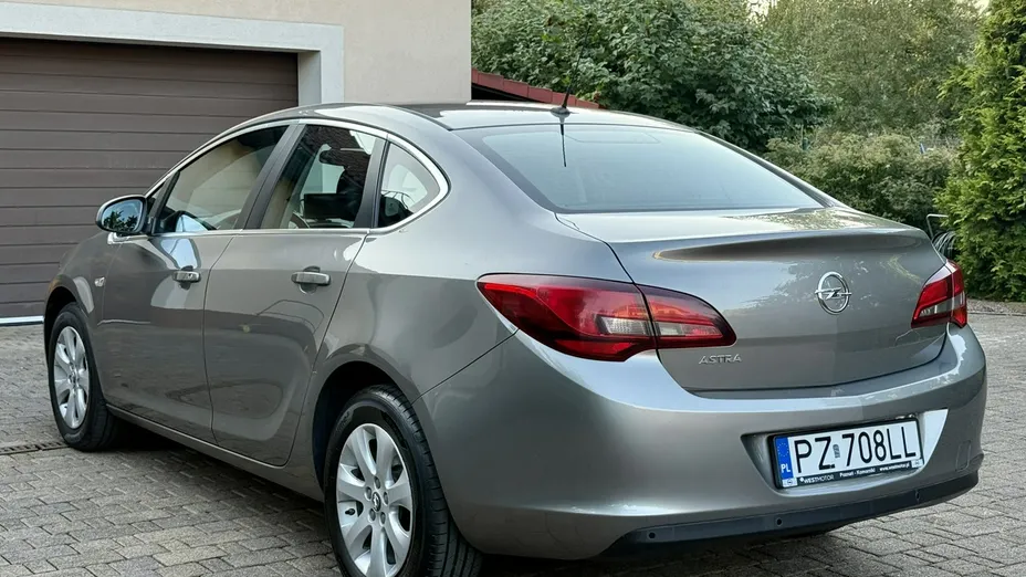 OPEL Astra -