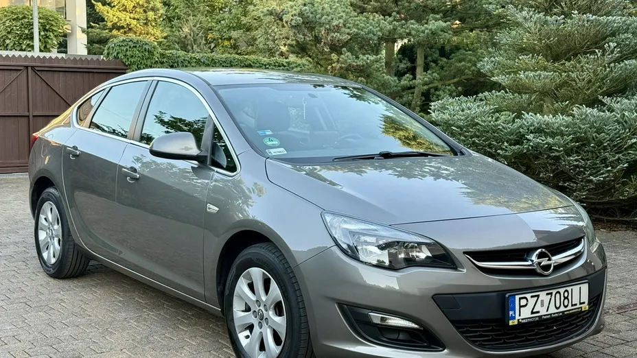 OPEL Astra -