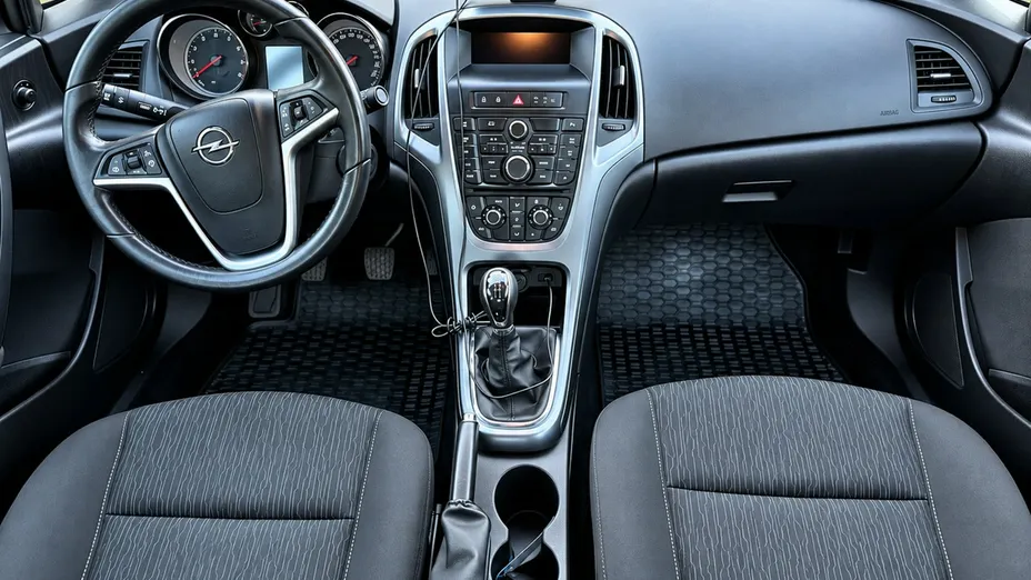 OPEL Astra -