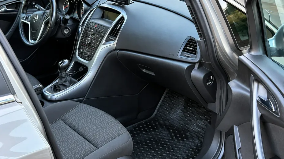 OPEL Astra -
