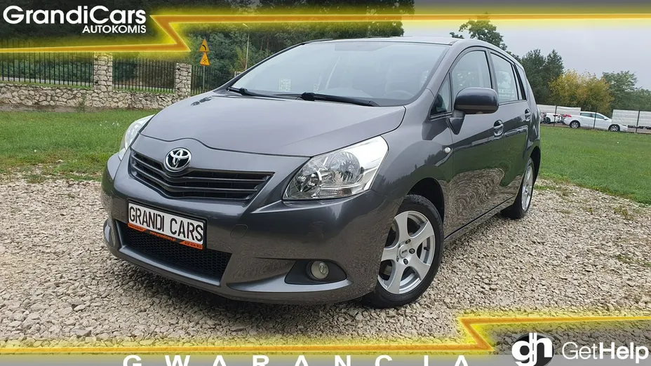 TOYOTA Verso -
