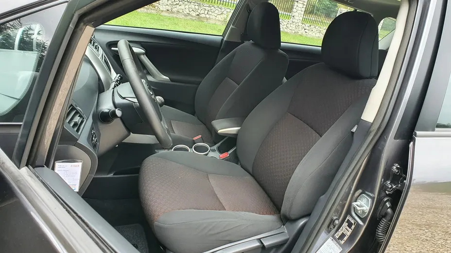 TOYOTA Verso -