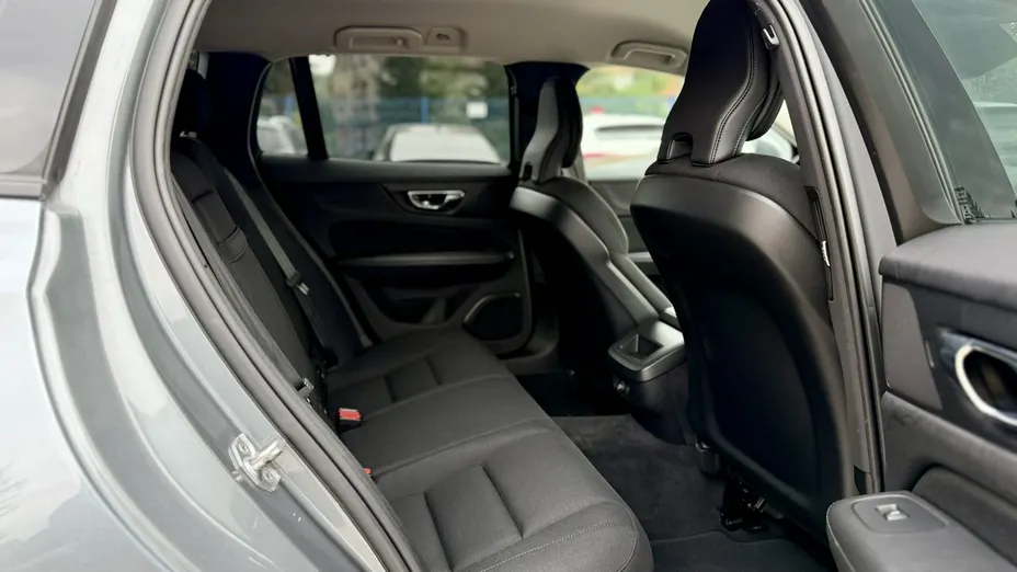 VOLVO V60 -