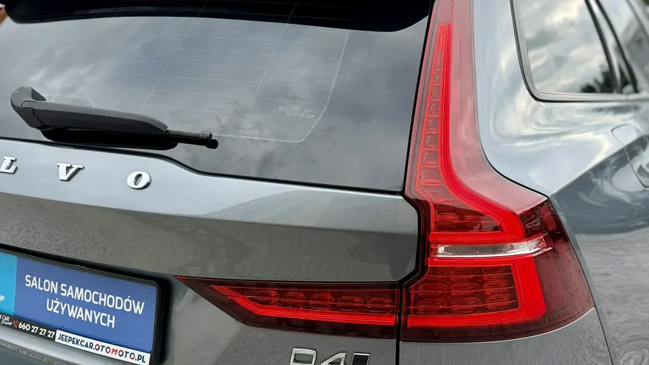 VOLVO V60 -