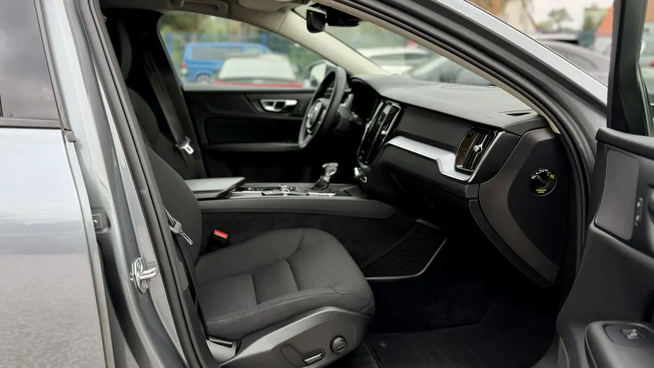 VOLVO V60 -