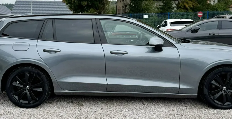 VOLVO V60 -