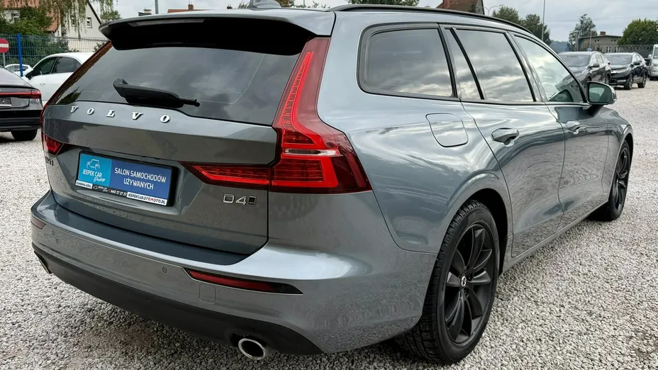 VOLVO V60 -