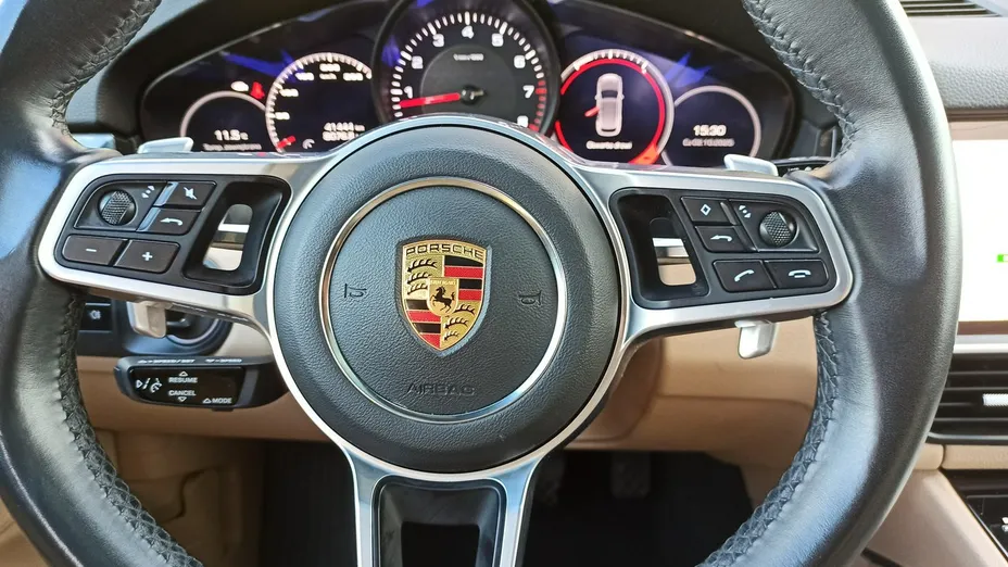 PORSCHE Cayenne -