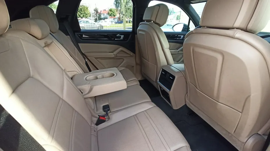 PORSCHE Cayenne -