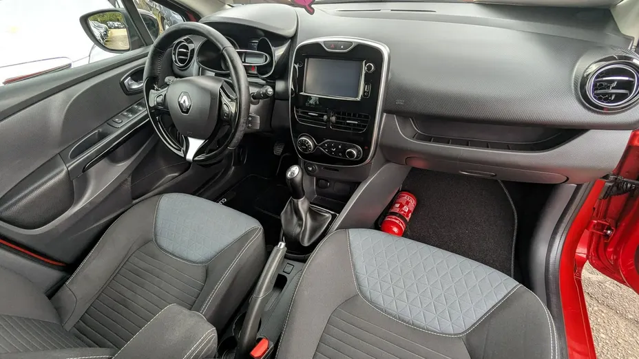 RENAULT Clio -