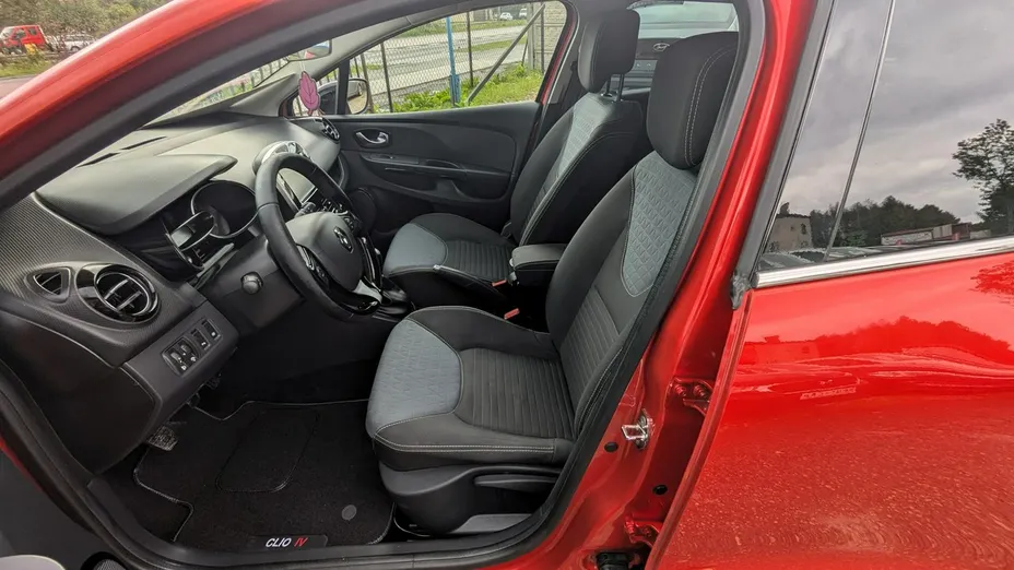RENAULT Clio -