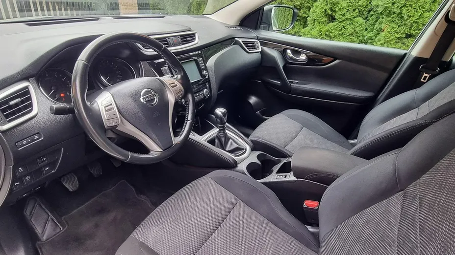 NISSAN Qashqai -