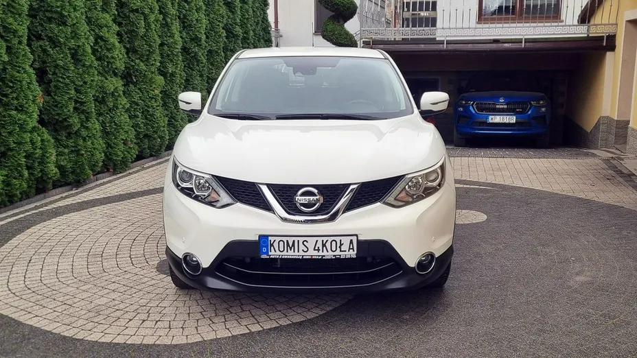 NISSAN Qashqai -