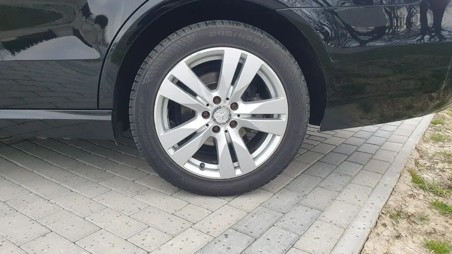 MERCEDES-BENZ E Klasa -