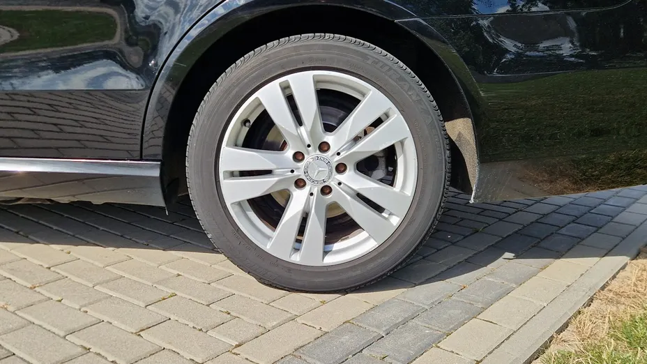 MERCEDES-BENZ E Klasa -