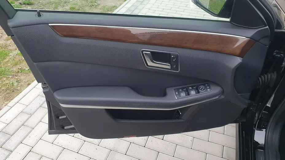 MERCEDES-BENZ E Klasa -