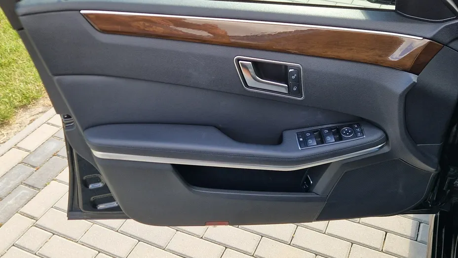 MERCEDES-BENZ E Klasa -