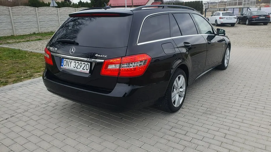 MERCEDES-BENZ E Klasa -