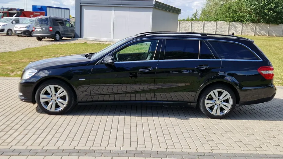 MERCEDES-BENZ E Klasa -