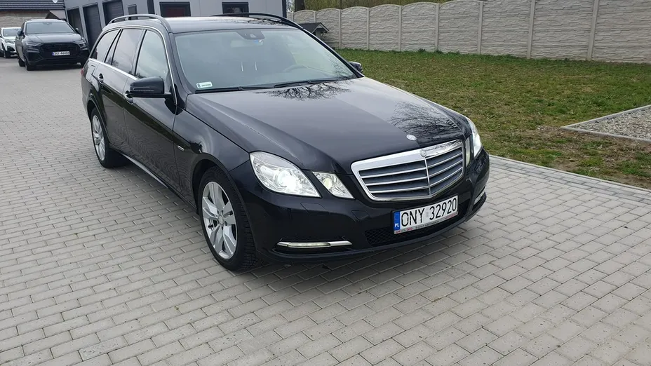 MERCEDES-BENZ E Klasa -