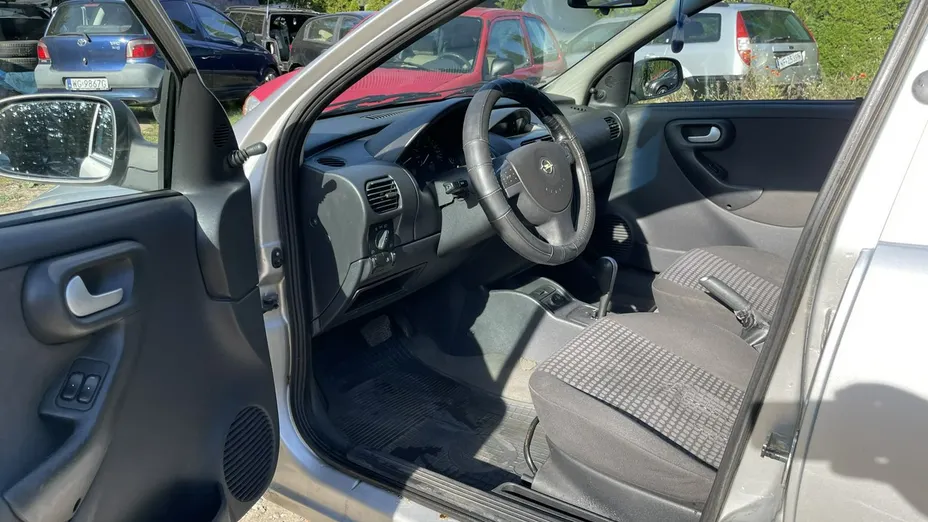 OPEL Corsa -