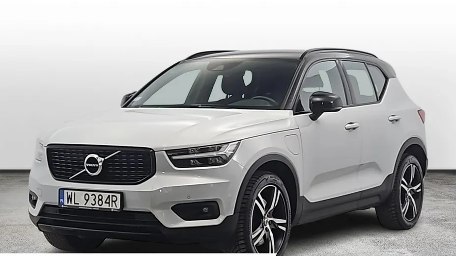 VOLVO XC40 -