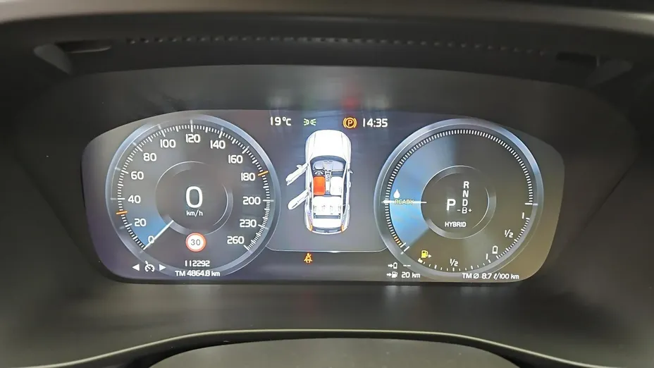 VOLVO XC40 -