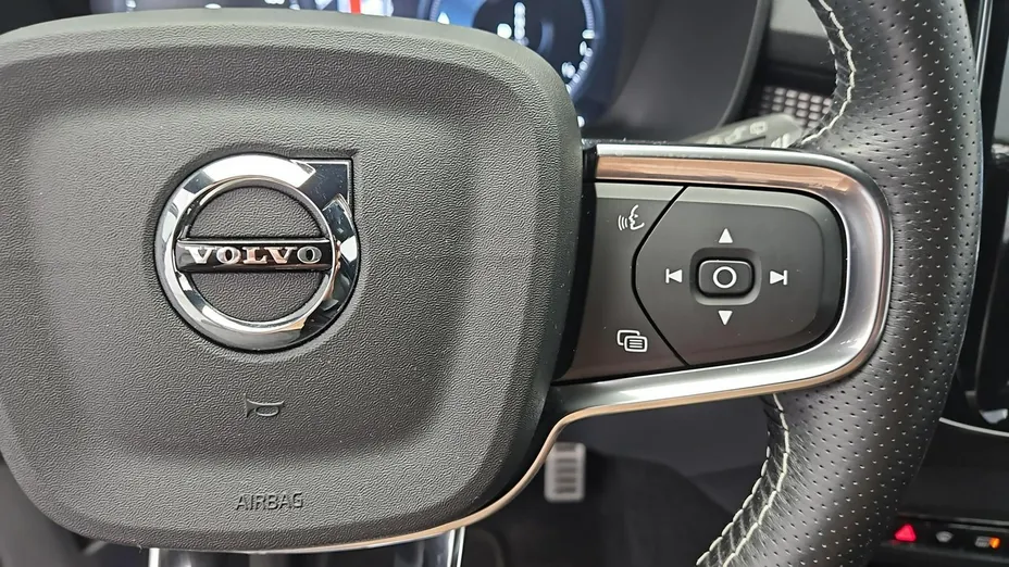 VOLVO XC40 -