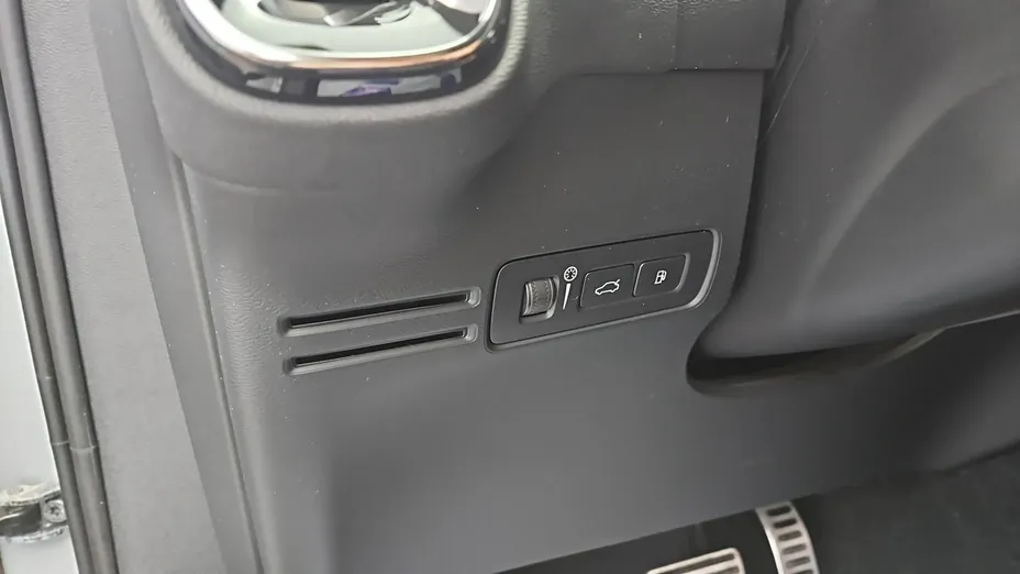 VOLVO XC40 -