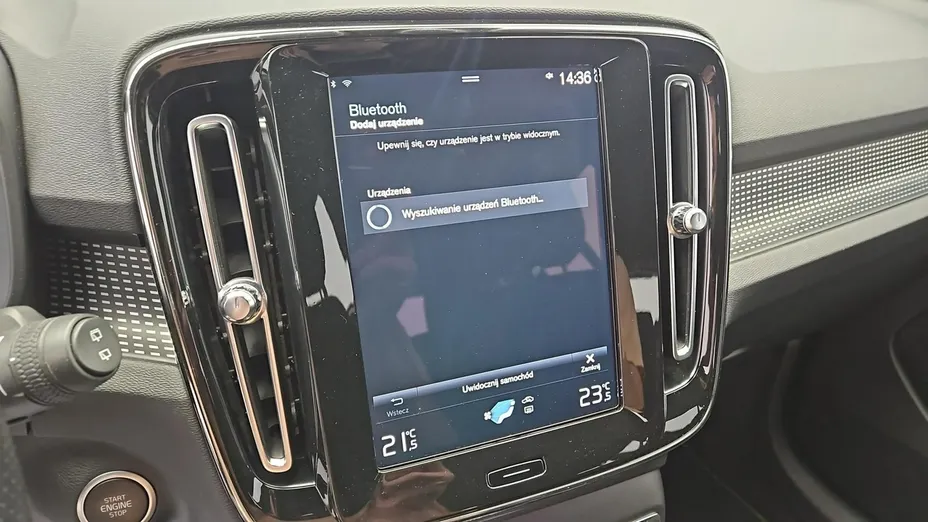 VOLVO XC40 -