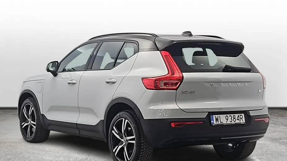 VOLVO XC40 -