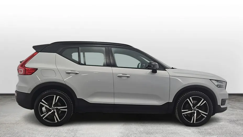 VOLVO XC40 -