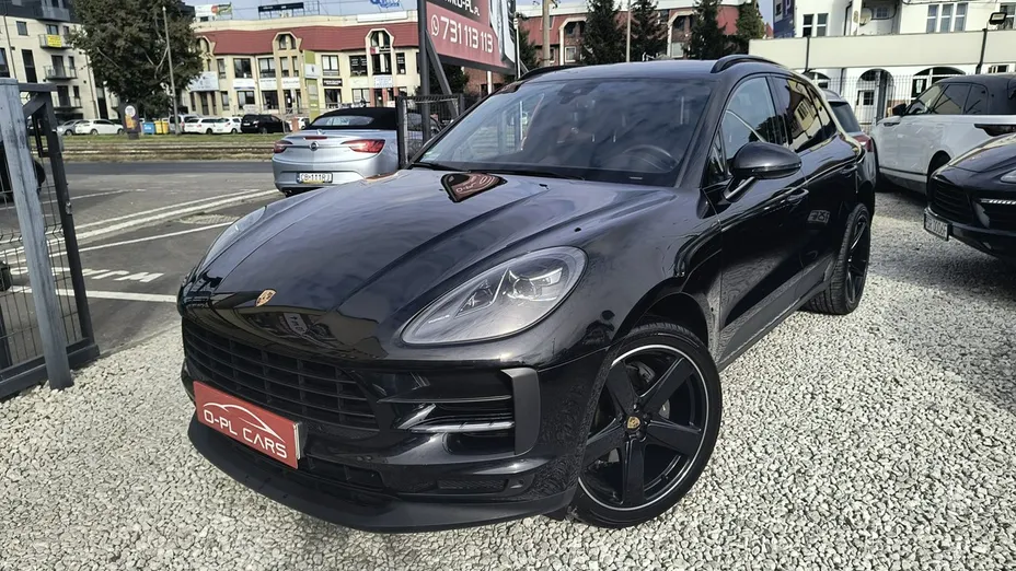 PORSCHE Macan -