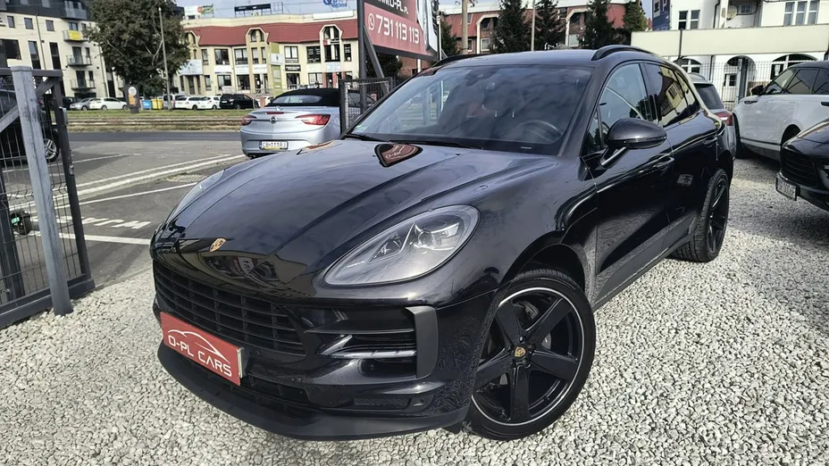 PORSCHE Macan -