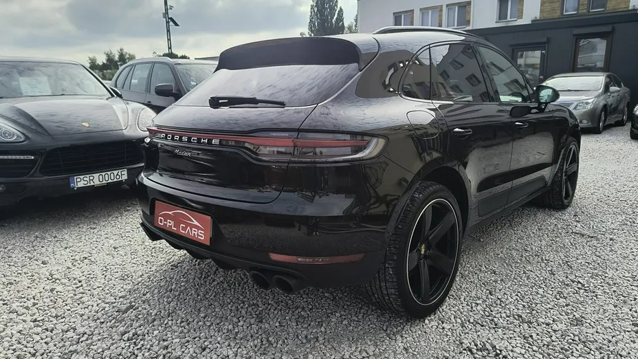 PORSCHE Macan -